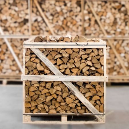 Halbe Palette kammergetrocknetes gespalten Birke Brennholz 25cm